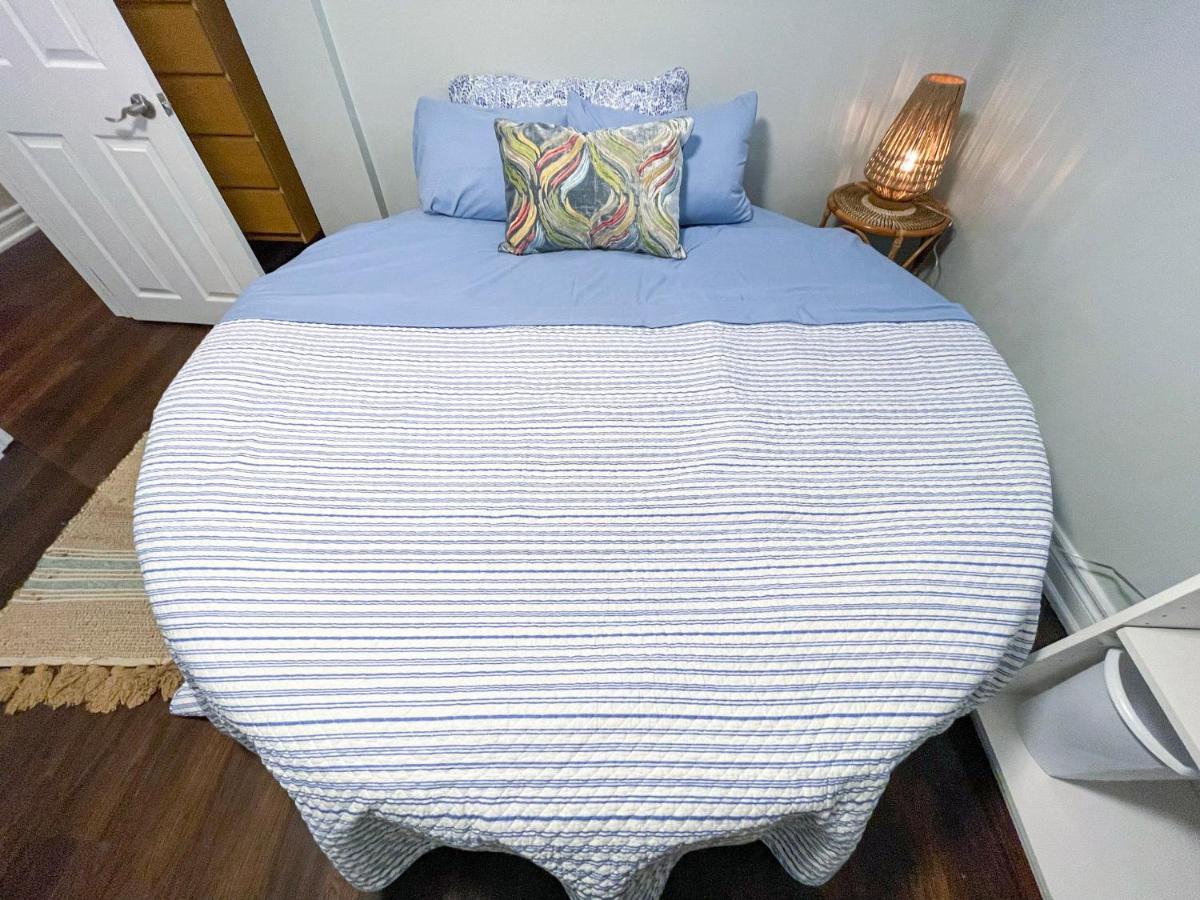Spacious & Renovated 1Bd Suite W/Parking Toronto Exterior photo